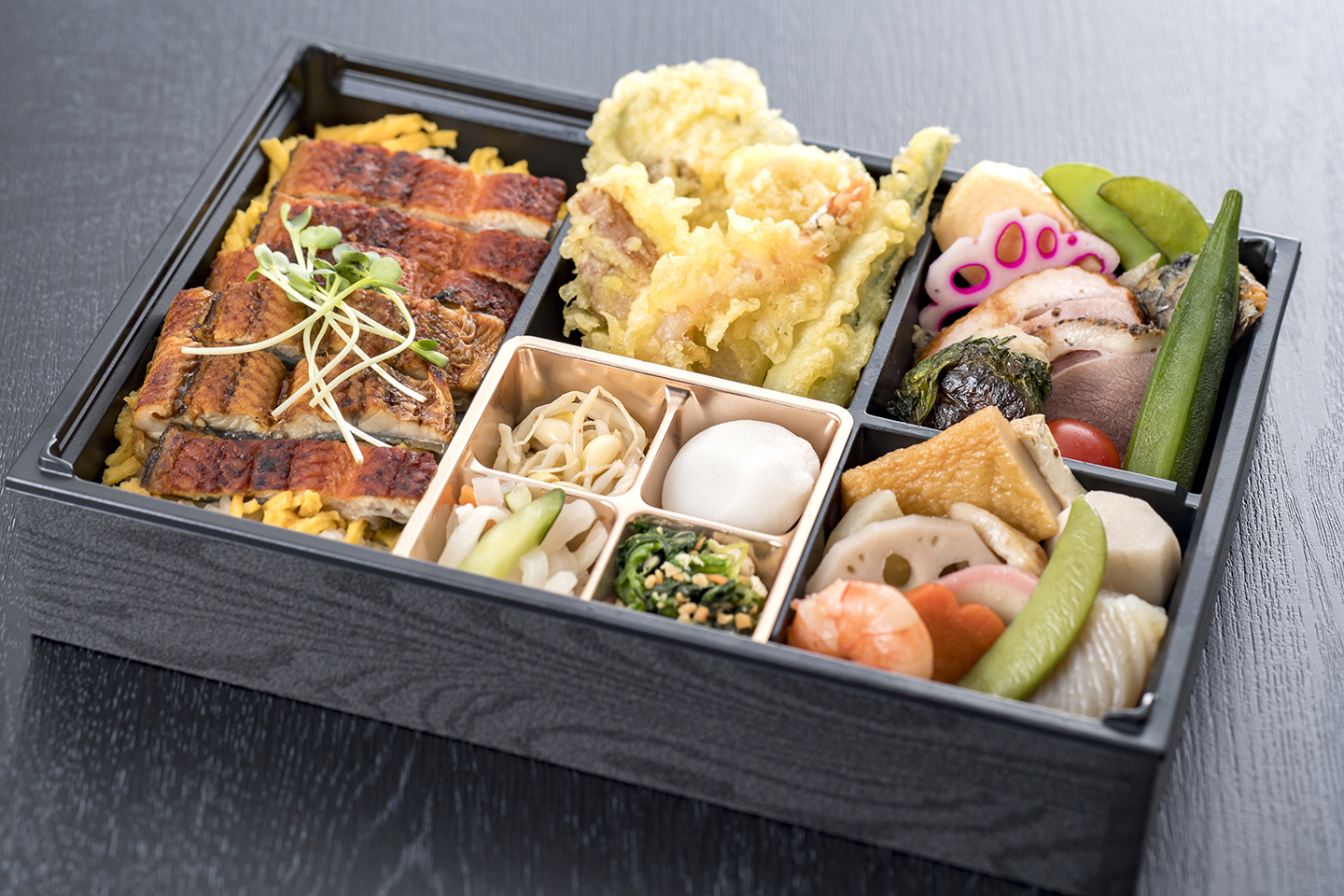 彩弁当　鰻重（お茶付き）